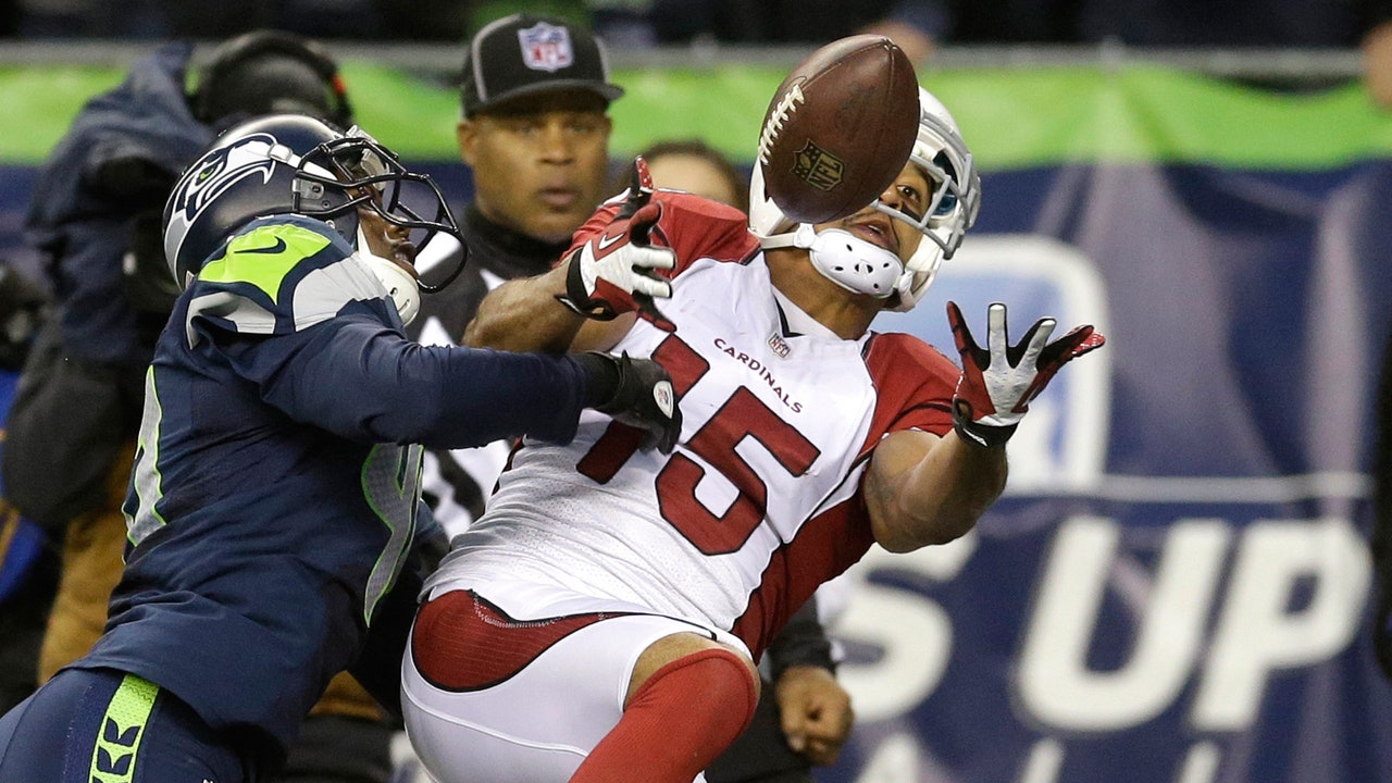 Cardinals stun Seahawks to keep playoff hopes alive